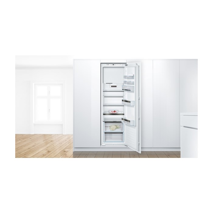 Bosch KIL82SOE0 Serie 6, Einbau-Kühlschrank mit Gefrierfach, 177.5 x 56 cm, Flachscharnier mit Softeinzug